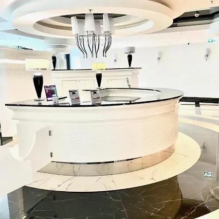 公寓 Hanza Tower Lux 5 Pool Jacuzzi Sauna *