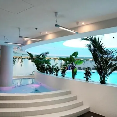 Hanza Tower Lux 5 Pool Jacuzzi Sauna * 什切青